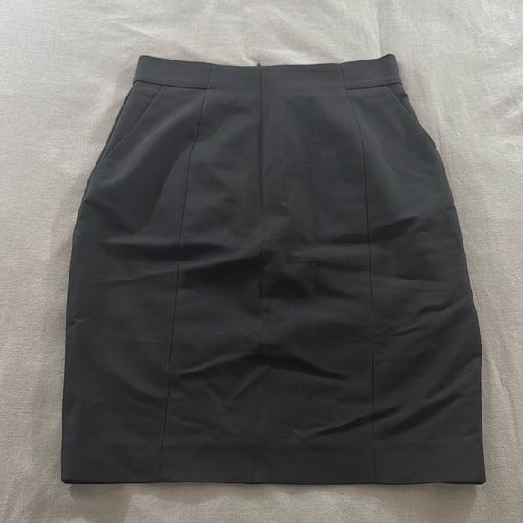 Black Skirt Size 6 - Picture 1 of 4
